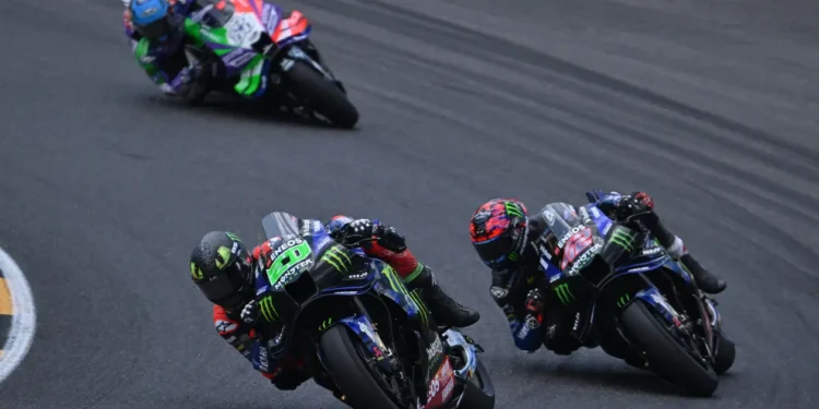 Equipa satélite, mais informação mas sem resultados práticos para já… devido a falta de base sólida há muito: ‘Não sinto que tenha ajudado’