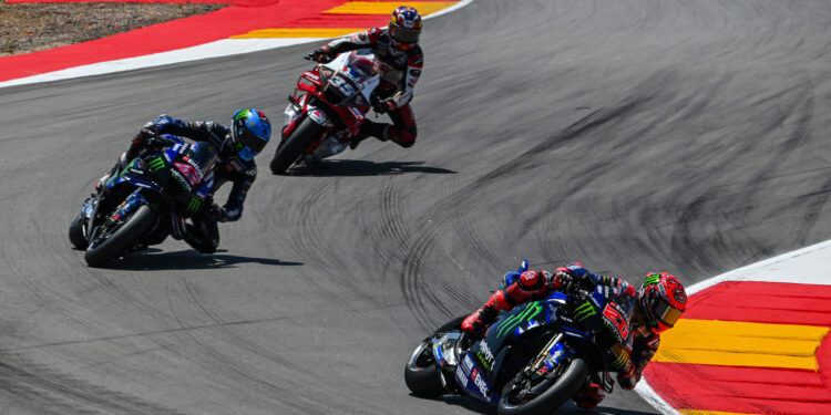 Fabio Quartararo admite ter ficado surpreso com colega de equipa: ‘Fiquei impressionado com os tempos por volta de Álex Rins’