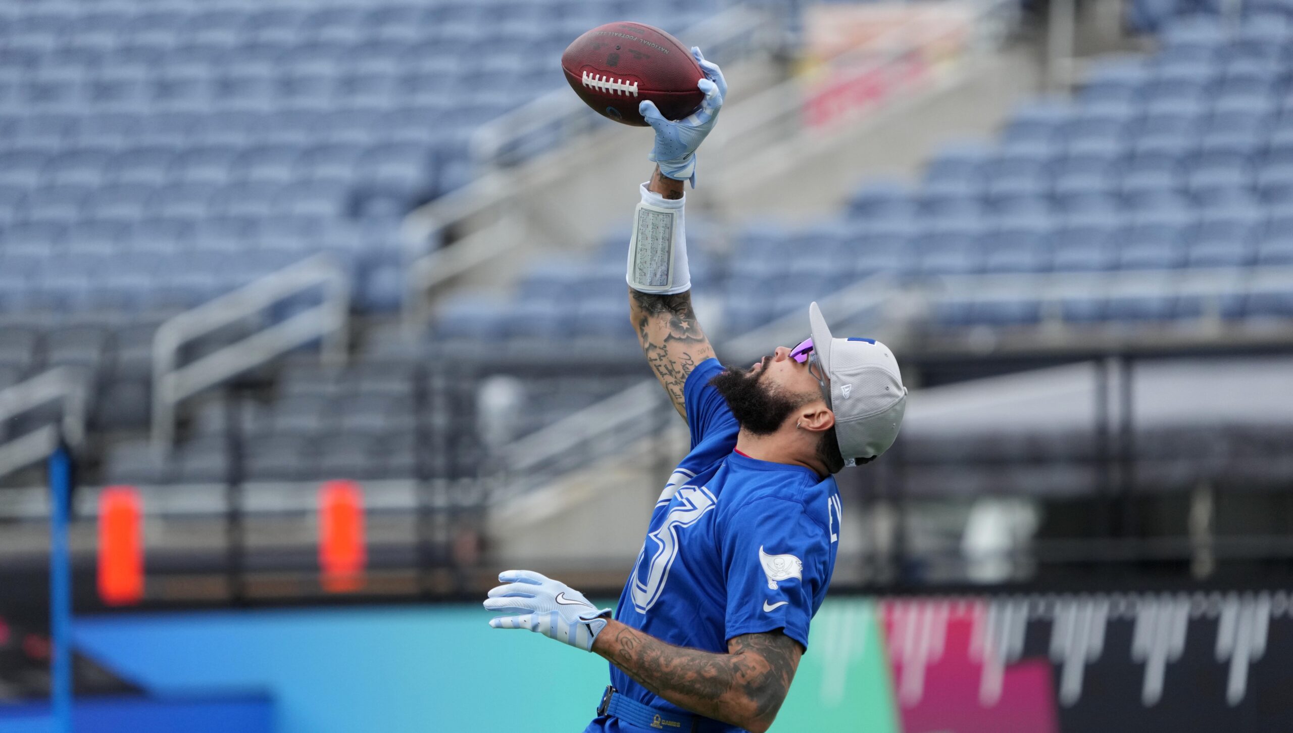 Emeka Egbuka making a one-handed catch