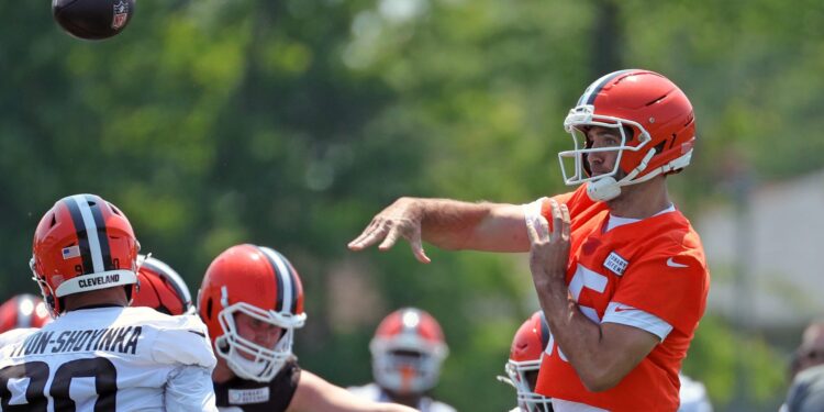 Joe Flacco ignites Cleveland Browns QB battle as he mentors rookies with Super Bowl wisdom