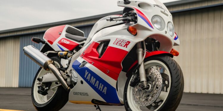 Uma Yamaha OW-01 nova… ainda na caixa. E vai a leilão