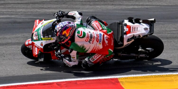 Johann Zarco elogia sensação com novo braço oscilante: ‘Foi o que funcionou melhor; O comportamento da moto melhorou logo’