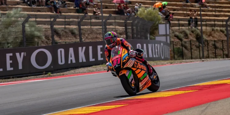Alonso López deu o mote e depois do mau tempo mostrou muita velocidade no FP1 do Moto2; Manu González ficou a 0.010s