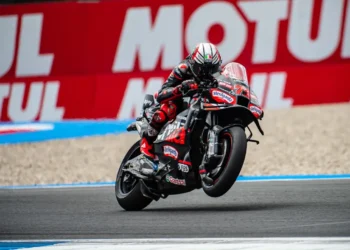 Marco Bezzecchi admite ter sonhado com a vitória mas reconhece superioridade de Márquez em Assen: ‘O desafio foi segui-lo’