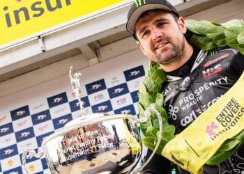 Isle of Man TT: Michael Dunlop atingiu 33.ª vitória com novo recorde na Supertwin