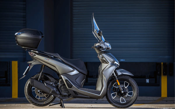 Scooters de roda alta: cinco razões para mudar a sua visão (e talvez de moto)