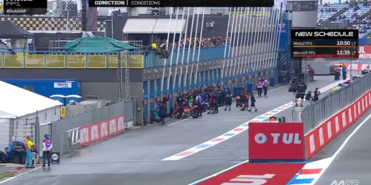 Mau tempo atrasou consideravelmente arranque do FP1 do Moto2 em Assen mas já há «luz verde»; FP1 do MotoGP adiado para as 10h35