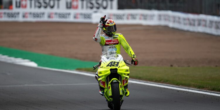 Tempestade Vermelha em Sachsenring: Di Giannantonio Quer Roubar os Holofotes a Márquez!