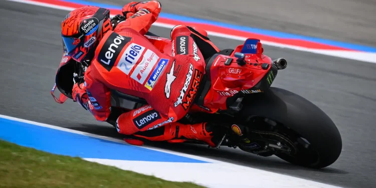 Marc Márquez Reacende a Dominação do Sachsenring com uma Estratégia Ofensiva Explosiva