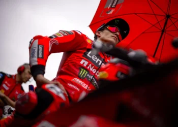 Marc Marquez Liberado: Dominando a Arte de Pilotar com 102% de Esforço