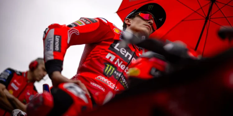 Marc Marquez Liberado: Dominando a Arte de Pilotar com 102% de Esforço