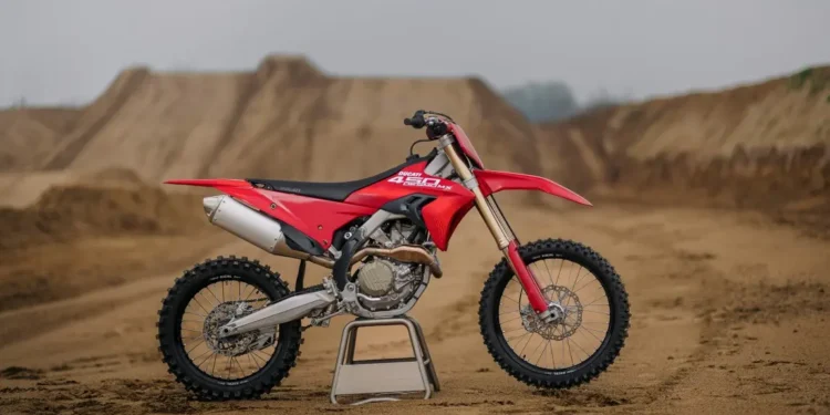 Ducati entra no motocross europeu com a Desmo450 MX: já nos concessionário depois da estreia nas pistas