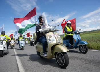 Vespa celebra 80 anos com a maior festa da sua história em Roma