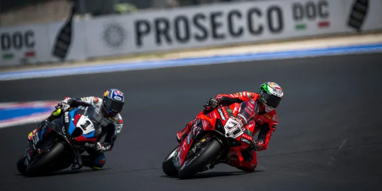 Bulega lidera em Donington