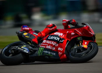 Marquez arranca Brno na frente