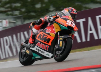 Oncu vence na ‘bandeira vermelha’