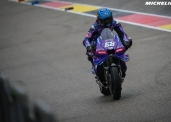 Miguel Oliveira cai e abandona mais uma corrida, desta feita a do GP da Alemanha em Sachsenring, colocando-o numa má posição na equipa