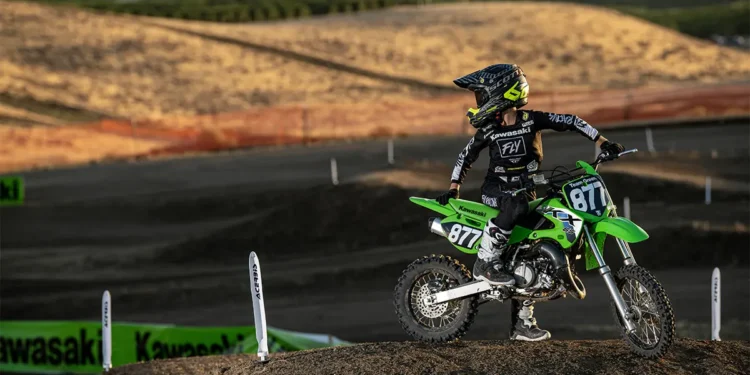 KX65 2026: O primeiro passo no motocross competitivo