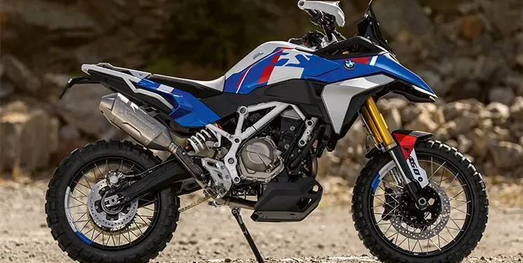 BMW F 450 GS revolutionizes motorcycling with semi-automatic gearbox, making riding accessible for all