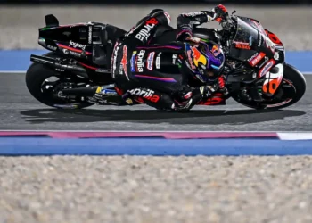 O Retorno Triunfante de Jorge Martín à MotoGP: 4 Voltas Parecem uma Corrida Completa!