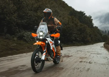 Chegada aos concessionários: KTM revela calendário para os seus novos modelos Street e Adventure