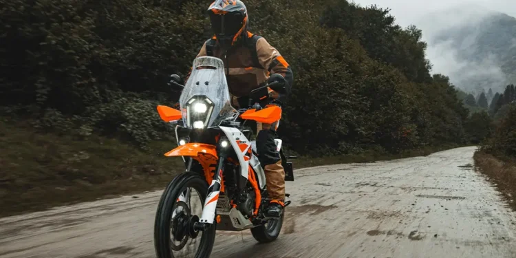 Chegada aos concessionários: KTM revela calendário para os seus novos modelos Street e Adventure