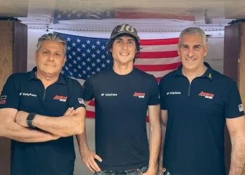 Joe Roberts mantém cores em 2026