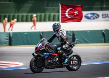Toprak Razgatlioglu rides BMW with the precision of an artist, leaving Ducati in the wake of triumph