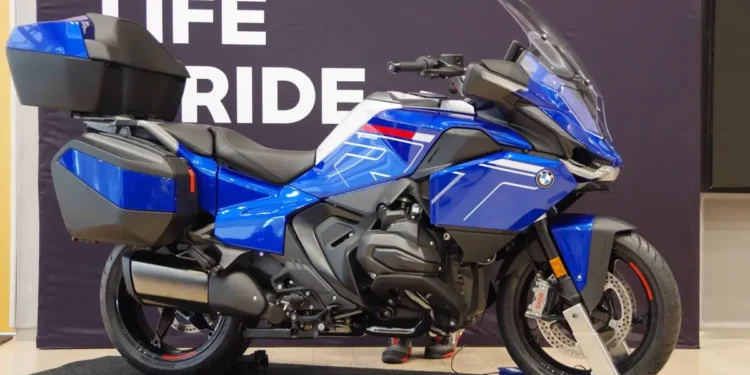 BMW apresenta oficialmente a R1300RT no mercado japonês