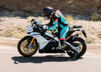 Dainese vendida por apenas 1 euro: o que está por detrás desta decisão simbólica