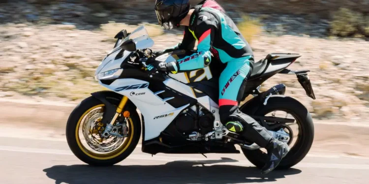 Dainese vendida por apenas 1 euro: o que está por detrás desta decisão simbólica