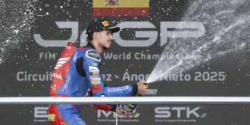 Pilotos e equipas denunciam falta de segurança em Magny-Cours