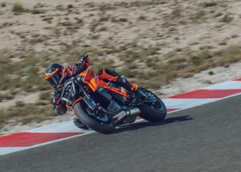 KTM reforça parceria com a Bajaj e garante novo impulso financeiro