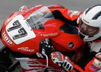 Moto de pista de Michael Schumacher vai a leilão – e é mesmo a dele