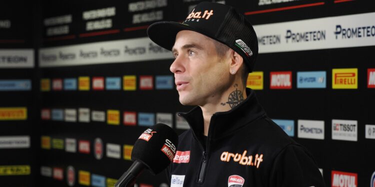 A Revolta da Regra de Peso de Álvaro Bautista: Desencadeando uma Tempestade Discriminatória no WSBK!