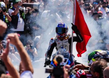 Toprak Razgatlioglu Retorna com Força, Bulega Enfrenta um Confronto Decisivo em Donington!