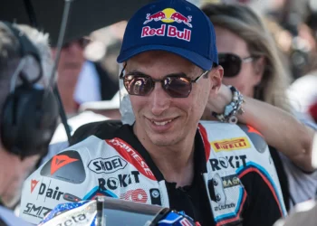 Estreia de Toprak Razgatlioglu na MotoGP: Kenan Sofuoglu Garante – “Agora, Ninguém o Consegue Bater!”