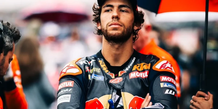 A impressionante transformação de Bastianini: das dificuldades ao Top 5 com a KTM RC16!