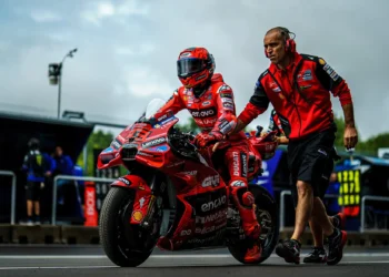 Márquez Conquista Treinos na Áustria mas Admite que o Ritmo Alucinante de Bagnaia Pode Roubar-lhe a Vitória – “Começámos Fortes, Mas o Pecco é o Rei da Velocidade!”
