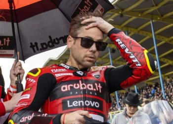 Álvaro Bautista pronto para incendiar o Mundial de Superbike 2026 com mudança dramática para a Barni Ducati!