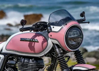 Miranda: Toque feminino que marca a diferença entre as GB350S na competição Honda Customs