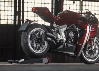 MV Agusta surpreende fãs: Nenhuma colaboração com a QJ Motor apesar das semelhanças controversas!