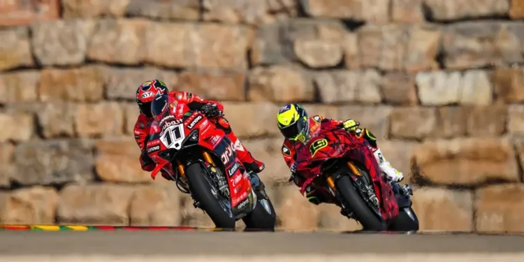 Bulega luta por confiança na Panigale V4 enquanto testes da Ducati em Aragão acendem esperanças de futuros triunfos