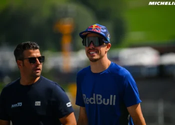 Álex Márquez quebra o silêncio: 20 pilotos lutam sem sucesso para bater o dominador Marc Márquez na Áustria!