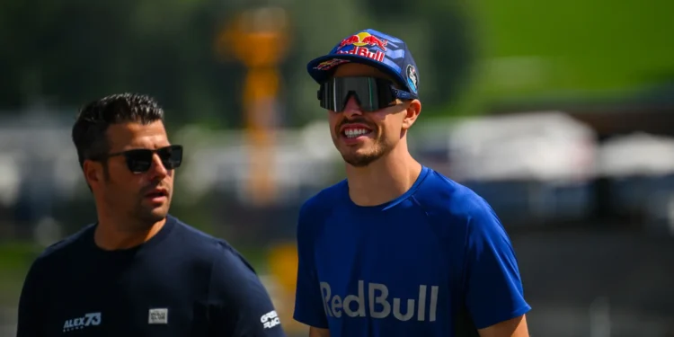 Álex Márquez quebra o silêncio: 20 pilotos lutam sem sucesso para bater o dominador Marc Márquez na Áustria!