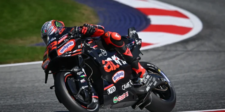 Marco Bezzecchi pronto para destronar Marc Márquez no emocionante duelo de Balaton Park