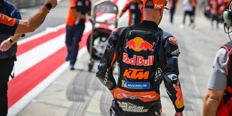 A Saída Chocante da Red Bull da KTM: Estará o Gigantre do MotoGP à Beira do Colapso?