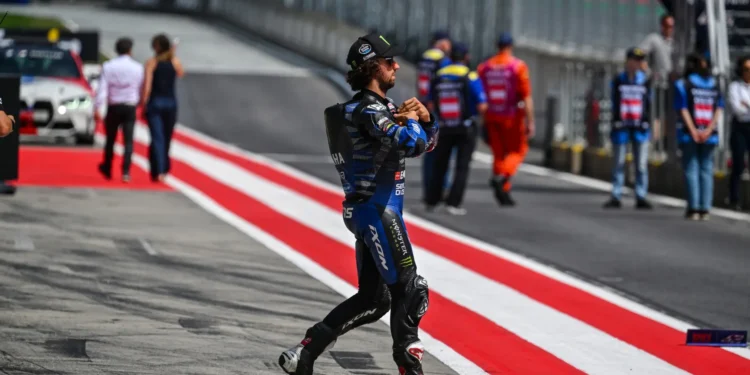 Alex Rins em luta constante: um ano de dificuldades e aprendizagem com a Yamaha