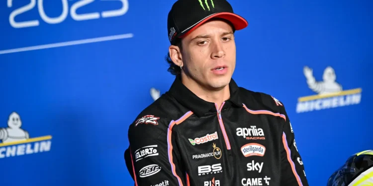 O mistério chocante da Aprilia: a corrida emocionante de Bezzecchi arruinada por um problema inexplicável no MotoGP!