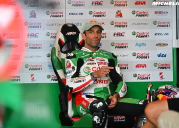 Johann Zarco expõe dura realidade: pilotos oficiais avançam com melhorias que ele desesperadamente não tem!